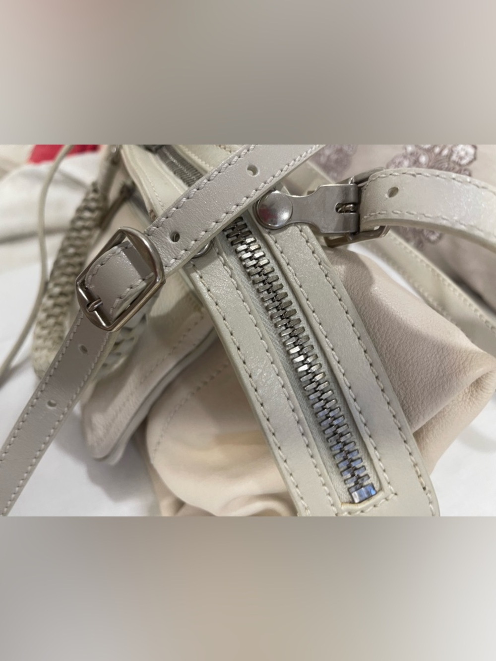 Gryson Cream Women's Shoulder Bag - Classic leather bag - Picture 9 of 16